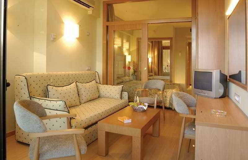 Evenia Olympic Suites Lloret de Mar Eksteriør bilde